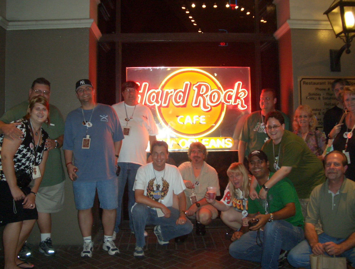 Group picture in front of the New Orleans Cafe 2008